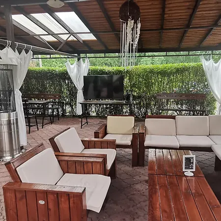 Trojak Resort