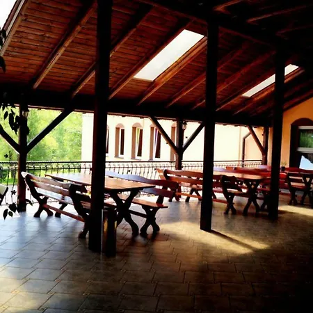 Trojak Resort